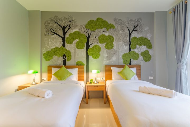 Room 4 of 36
