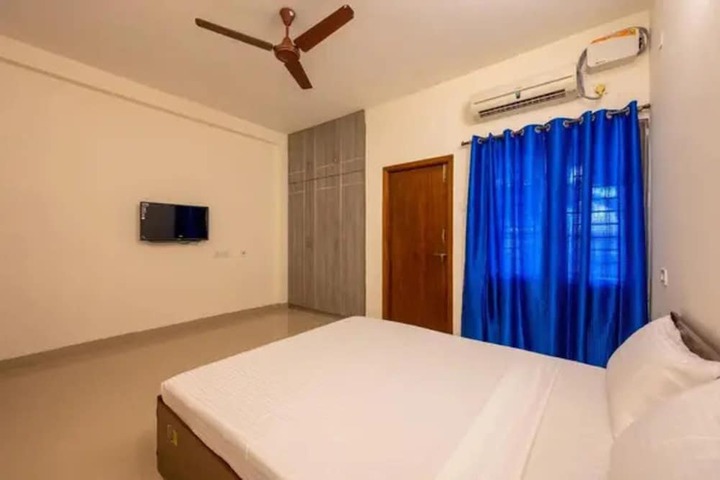 Room 5 of 11