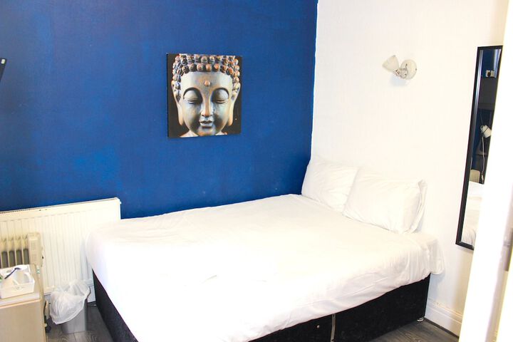Room 44 of 106
