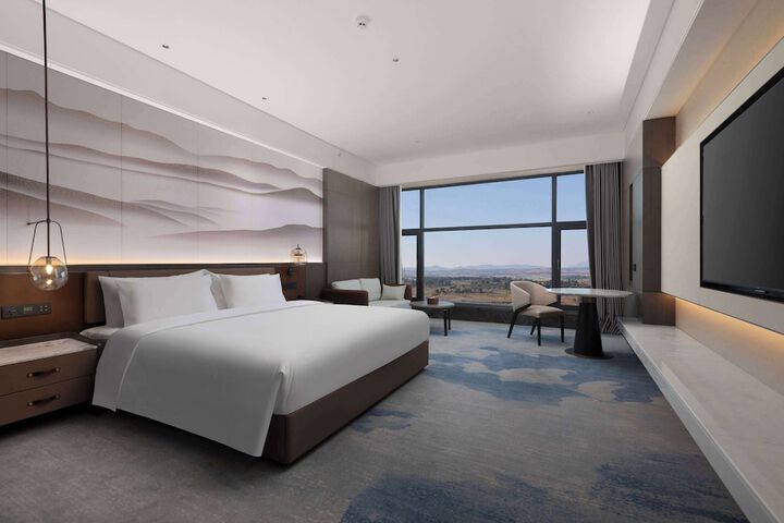 Room 8 of 19