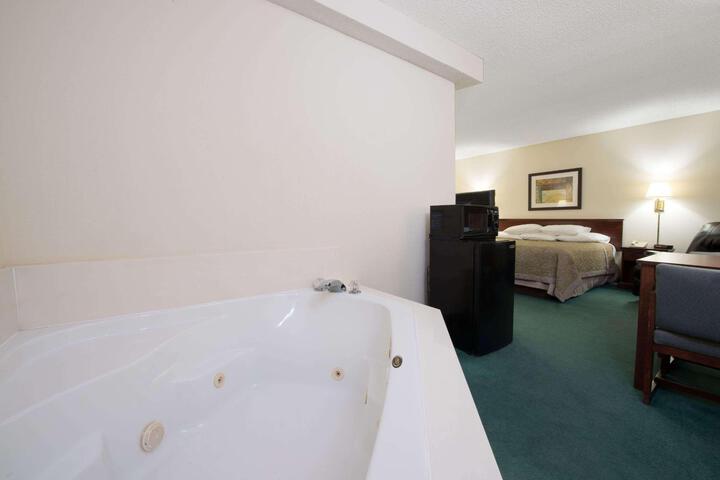 1 King Bed (11 of 14)