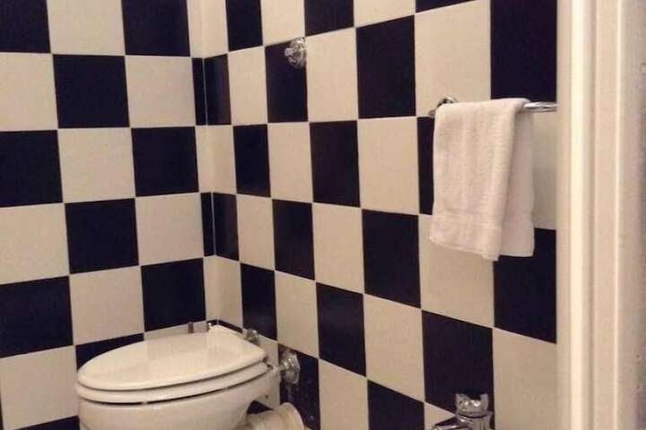Room 11 of 24