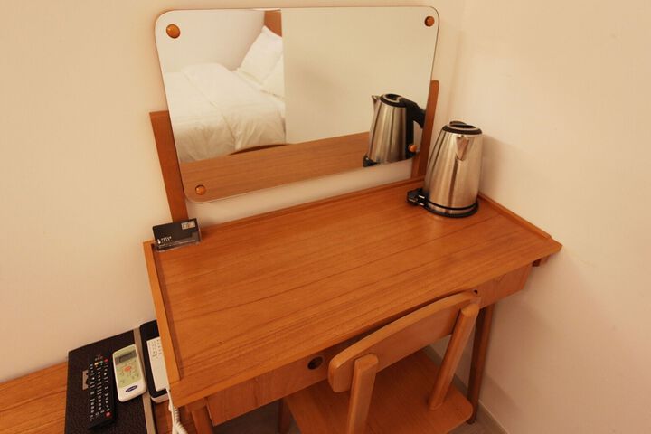 Room 163 of 198