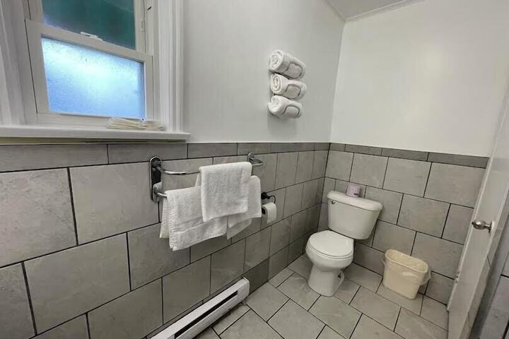 Room 16 of 33