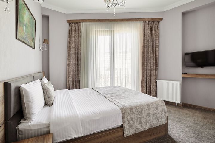 Room 15 of 32