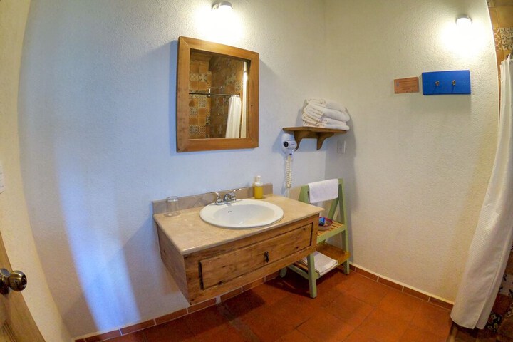 Room 15 of 38