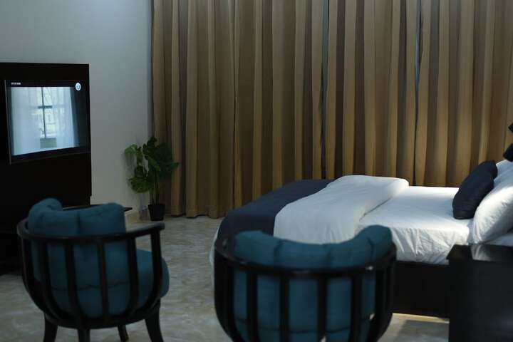 Room 17 of 26