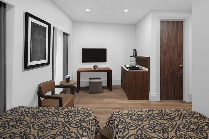Room 11 of 79