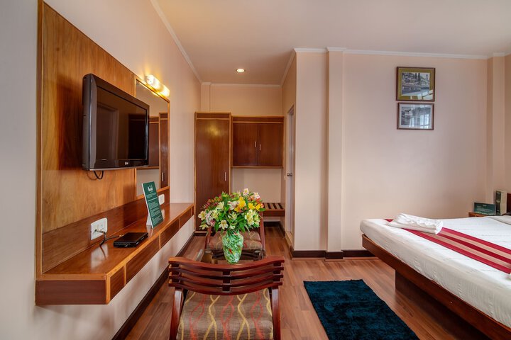 Room 3 of 8