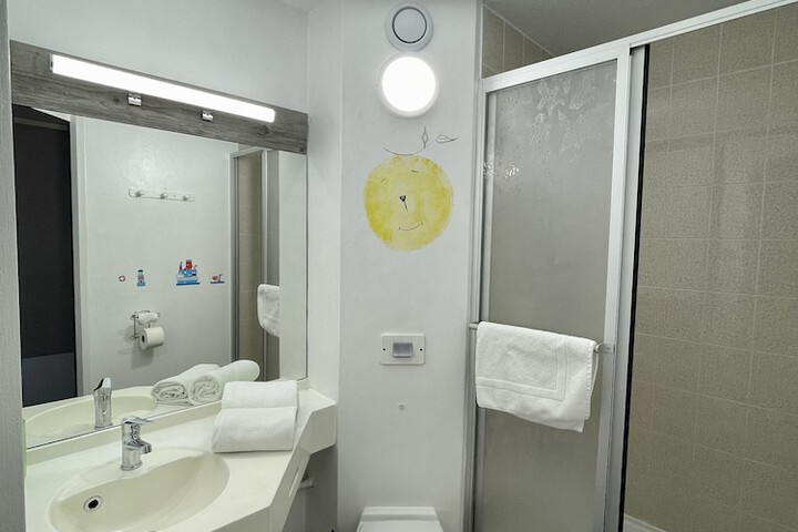 Room 46 of 73