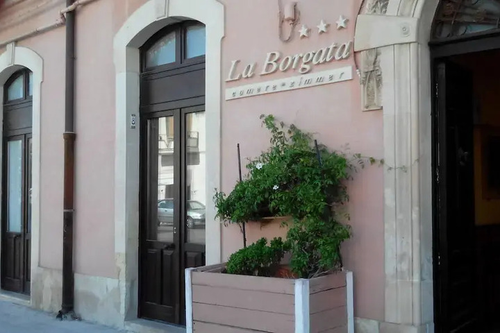 LA BORGATA