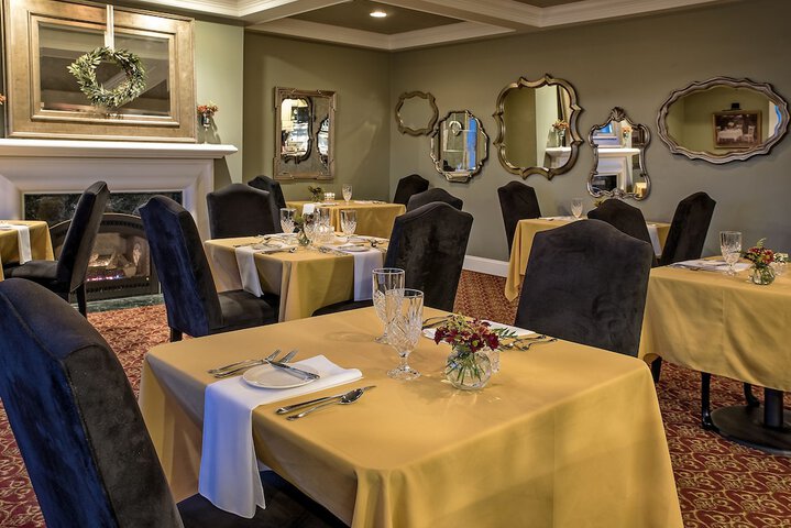 Dining 80 of 145