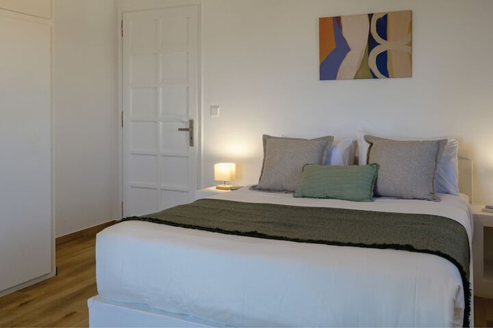 Room 6 of 35