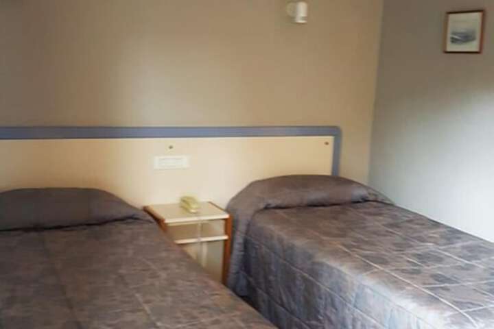 Room 6 of 15