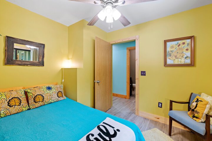 Room 3 of 37