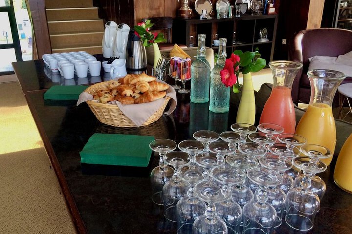 Breakfast/Coffee Service 20 of 31