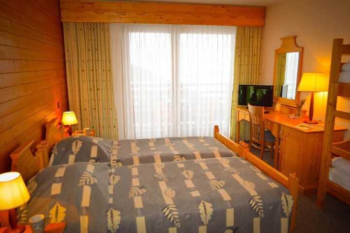 Room 8 of 32