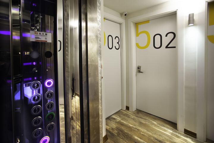 Room 3 of 39