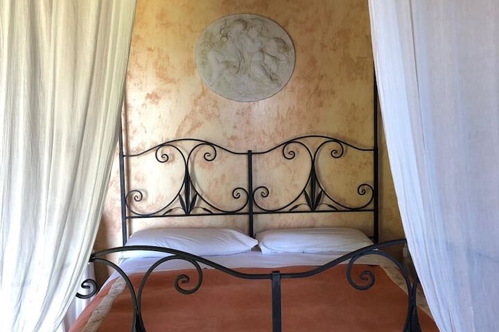 Room 3 of 19