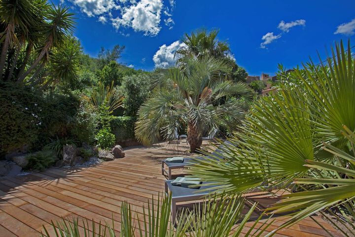 Sundeck 57 of 77