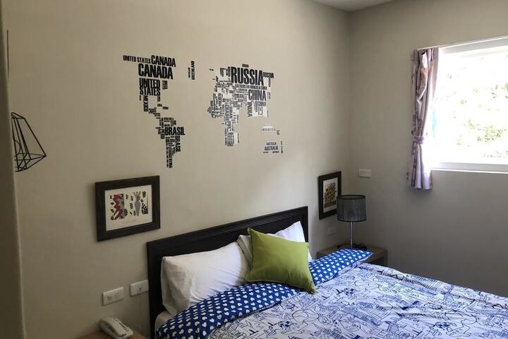 Room 5 of 28
