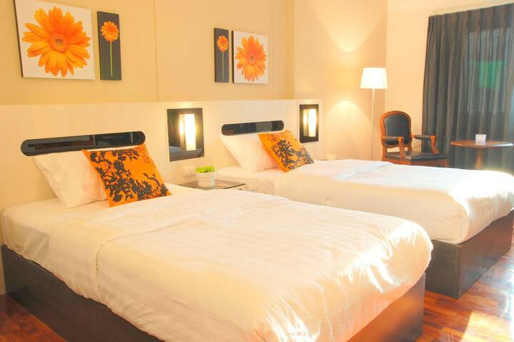 Room 6 of 34