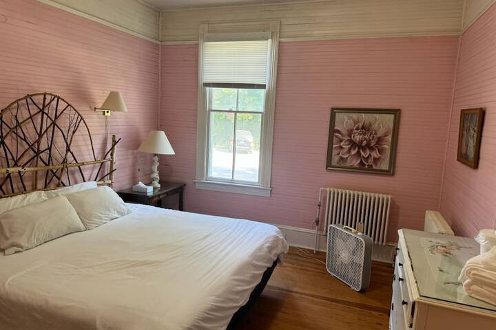 Room 9 of 31