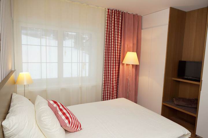 Room 27 of 89
