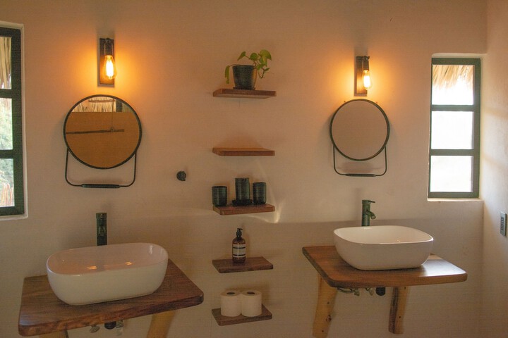 Room 18 of 46