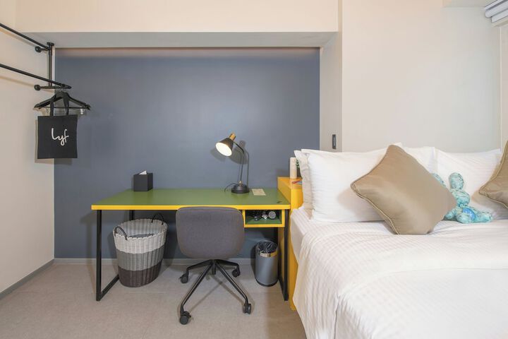 Room 14 of 63