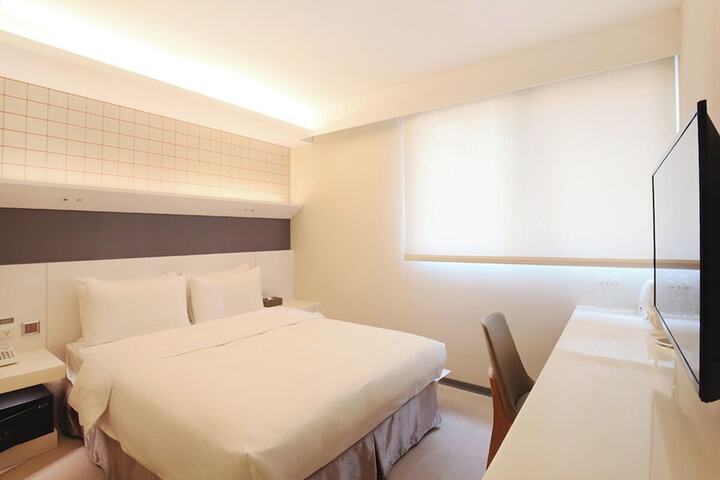 Room 14 of 49