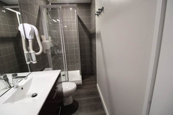 Room 44 of 69