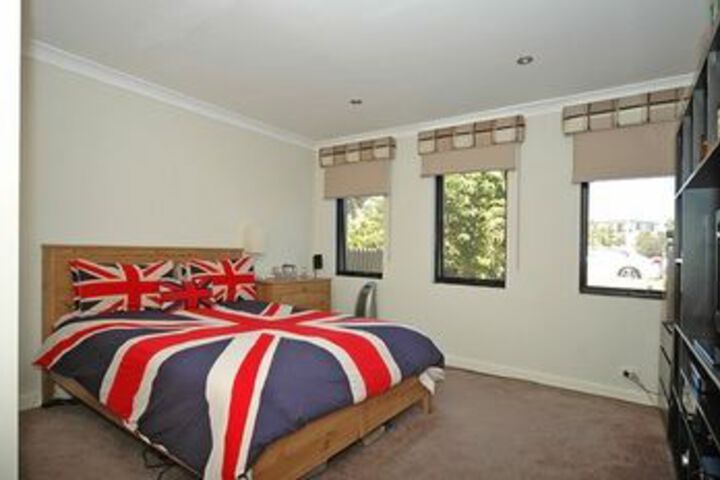 Room 9 of 21