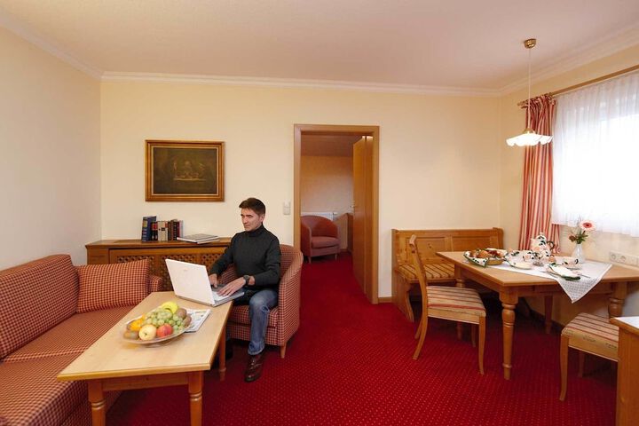 Room 16 of 28