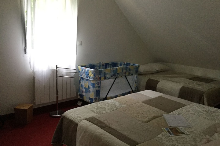 Room 2 of 6