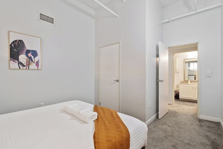 Room 54 of 194