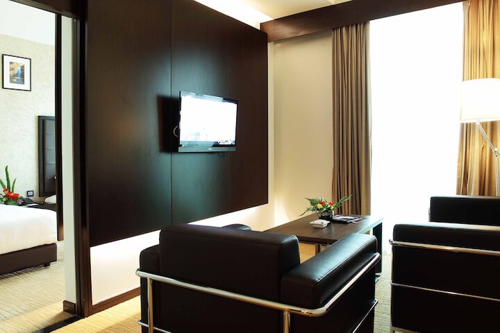 Room 7 of 48