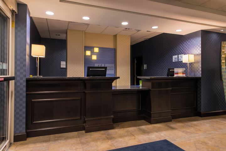 Entrance & Lobby