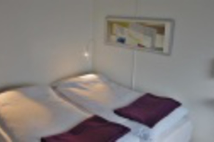Room 220 of 276