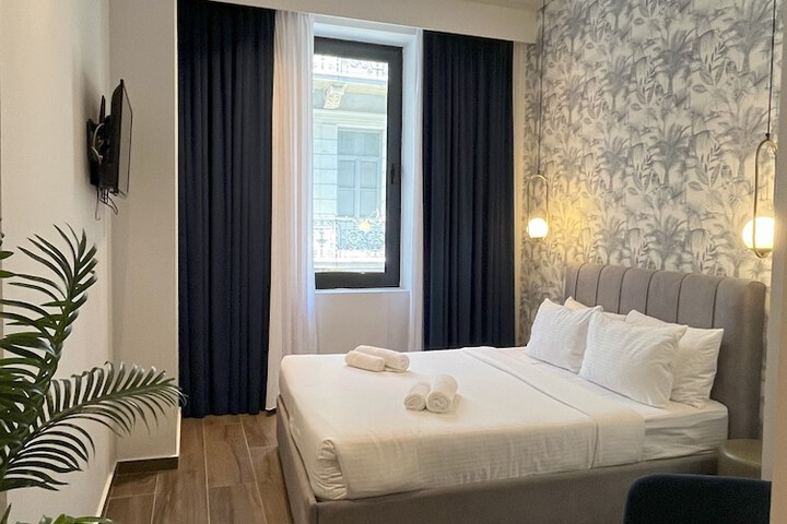 Room 7 of 37