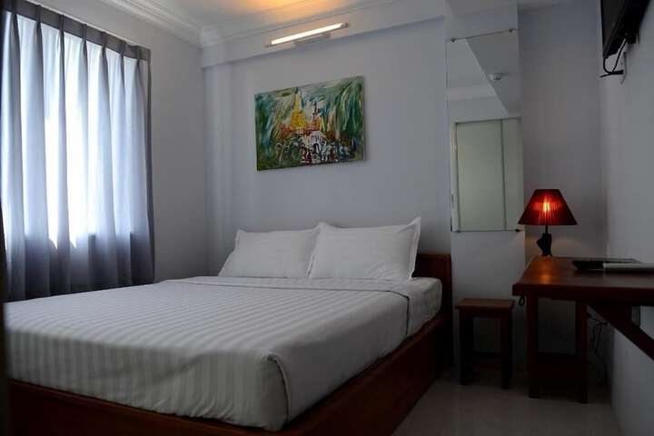 Room 16 of 39