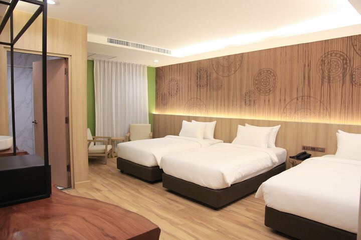 Room 15 of 110