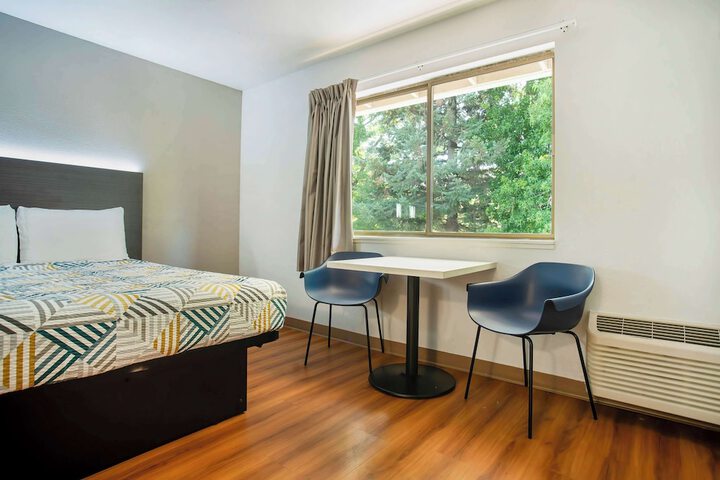 Room 10 of 21