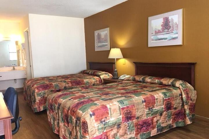 Basic 2 Double Beds (8 of 8)