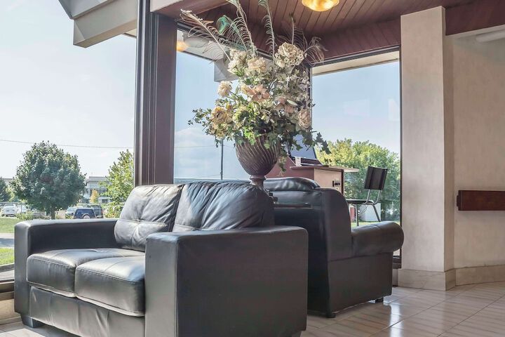 Guest Lobby