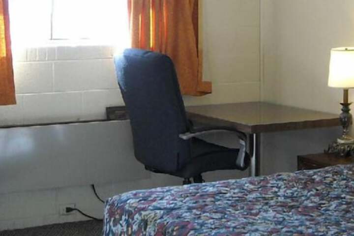 Room 4 of 24