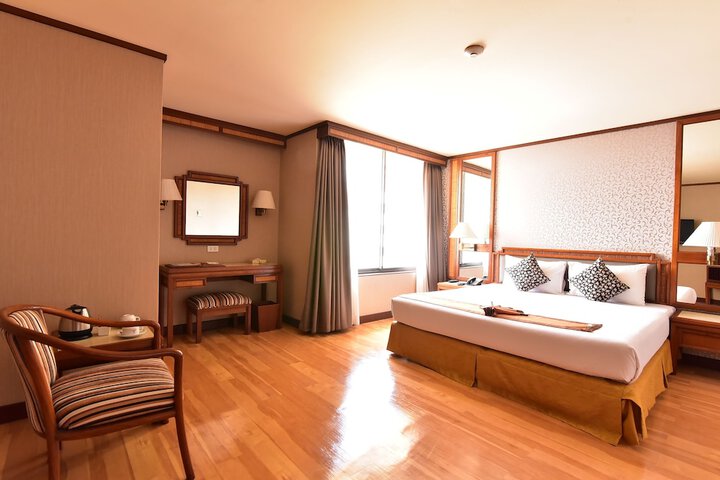 Room 42 of 76