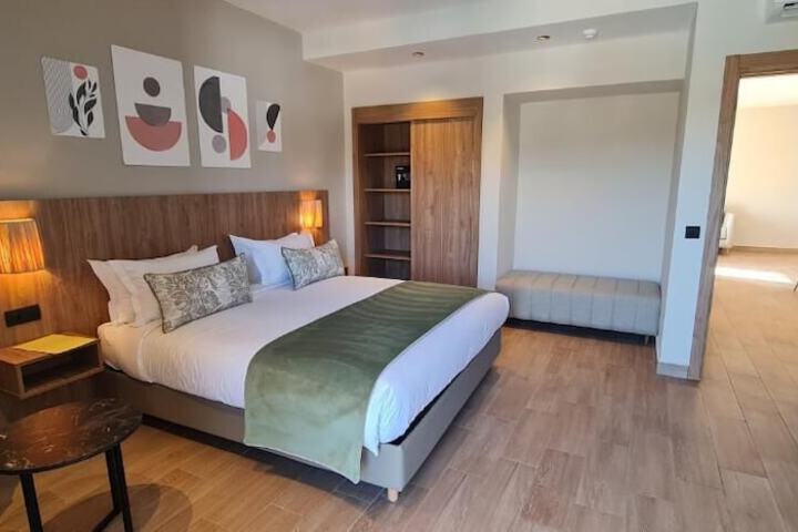 Room 10 of 46