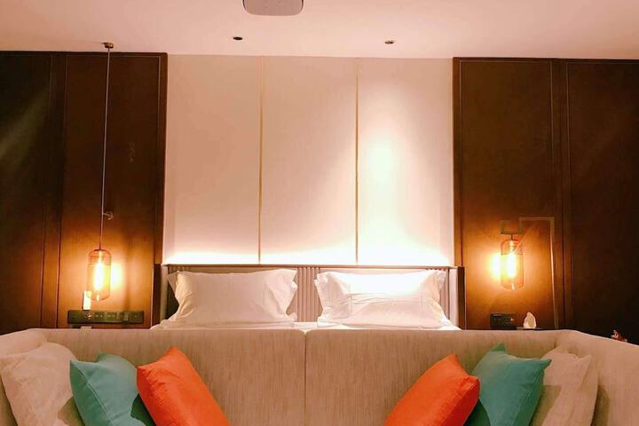 Room 11 of 51