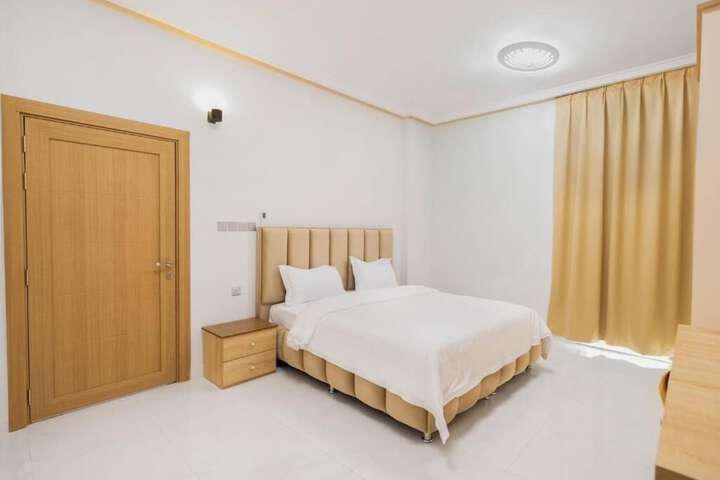 Room 4 of 17